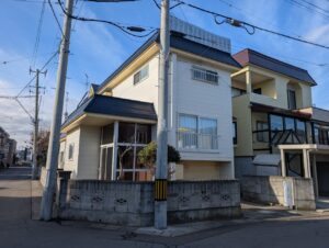 【中古住宅】青森市旭町２丁目　１２００万　　角地で日当たりの良い物件です♪