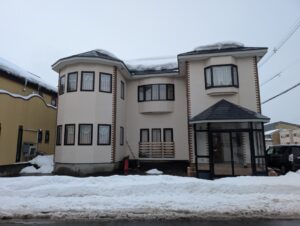 【中古住宅】青森市浜田２丁目　４３００万　　人気エリア内のきれいな２世帯住宅です♪